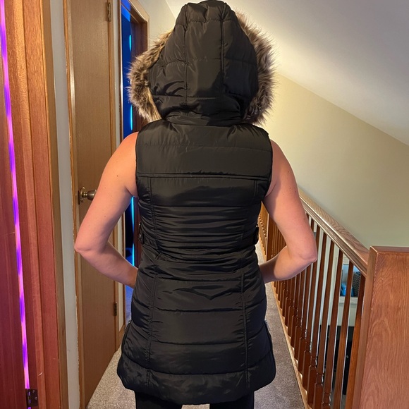 Maurices Long Hooded Puffer Vest NWOT - Picture 3 of 6